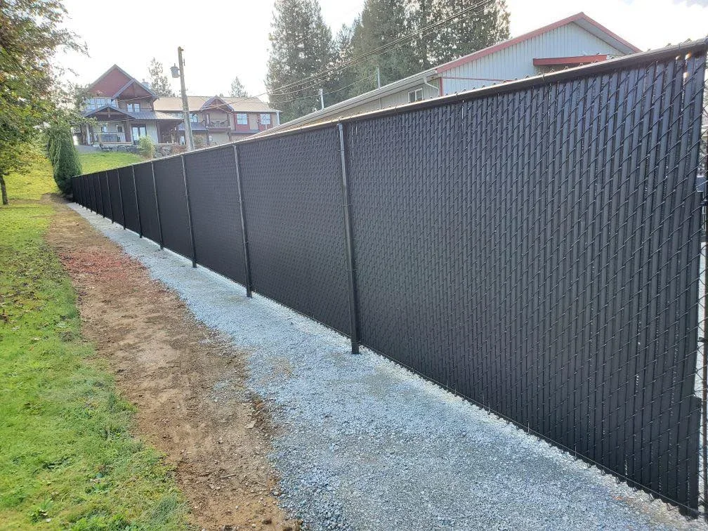 Black coated fencing — visual from the original Chainlink Fencing site